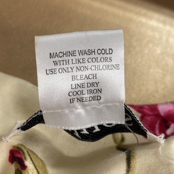 Vintage Beautiful floral cream and pink dress from Clues Collection - Picture 6 of 6